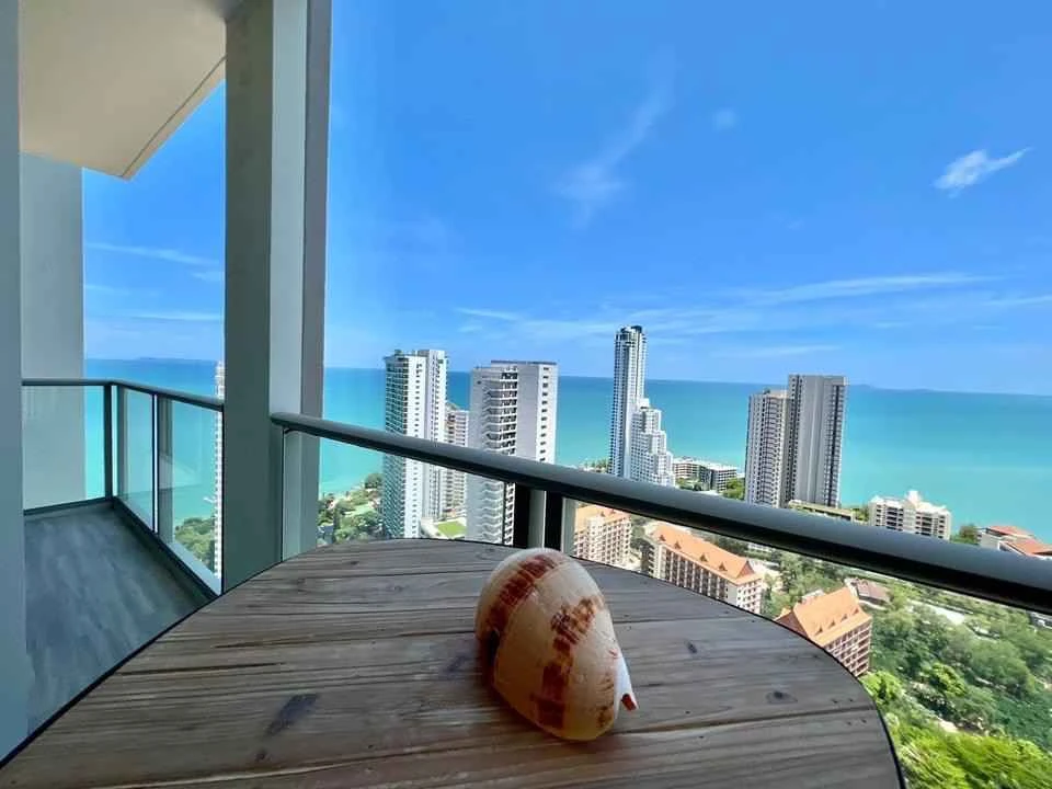 Condo for sale: The Riviera Wong Amat Beach, a nice room, high floor, sea view. Don't miss out on this great deal!!!