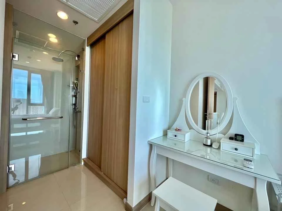 Condo for sale: The Riviera Wong Amat Beach, a nice room, high floor, sea view. Don't miss out on this great deal!!!