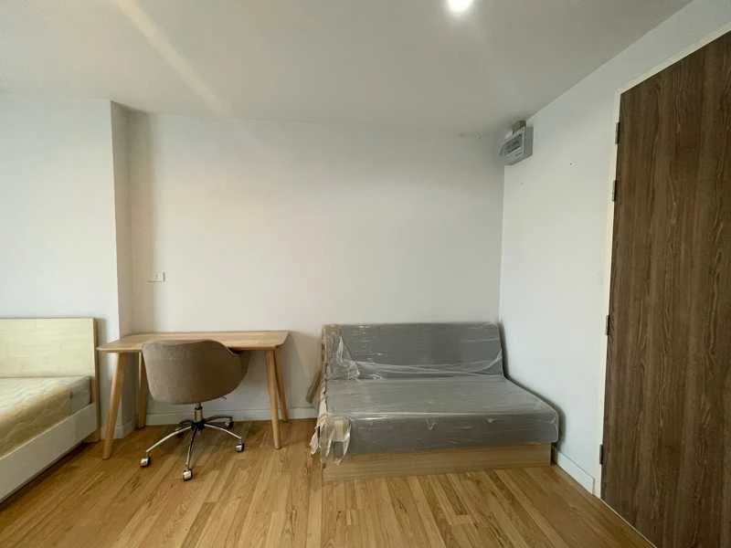 For sale: Cool Rama 7, 3rd floor, nice room, fully furnished, reserve now, don't wait.