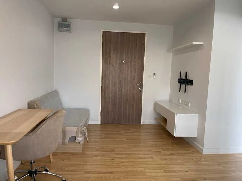 For sale: Cool Rama 7, 3rd floor, nice room, fully furnished, reserve now, don't wait.