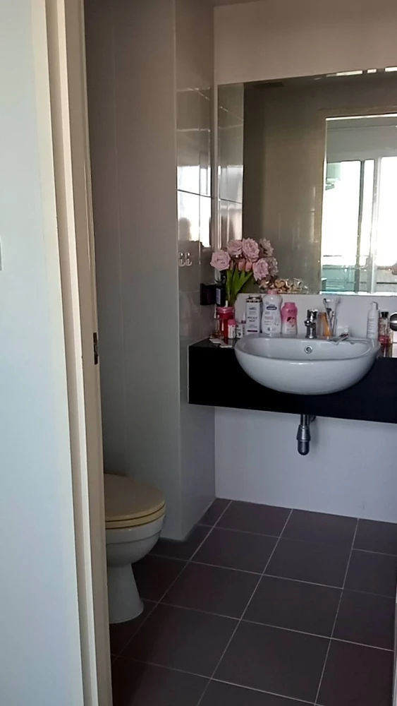Cool Rama 7 condo for sale. Spacious and comfortable, fully furnished, low floor. Book now!