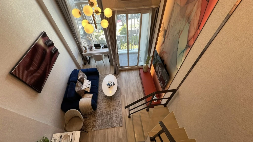 Selling Culture Thonglor, 1 bedroom, 1 bathroom, 32nd floor, hybrid duplex unit with high ceilings. Book now before it's too late!