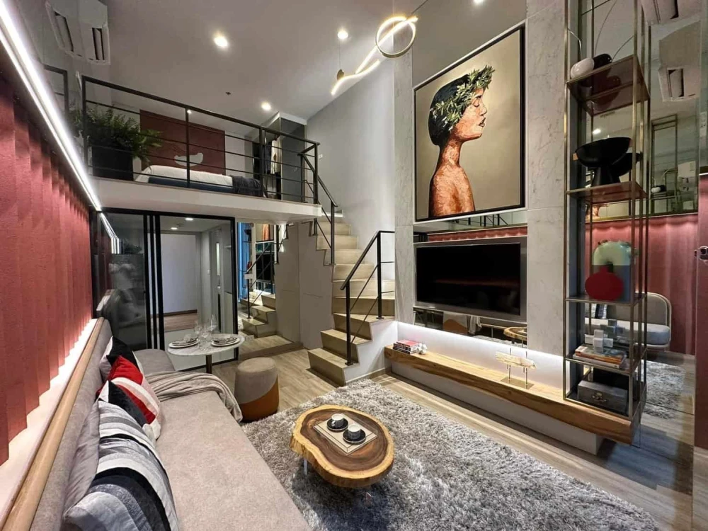 Selling Culture Thonglor 1-bedroom studio hybrid unit. Very high floor, unobstructed view, absolutely stunning! Book now!