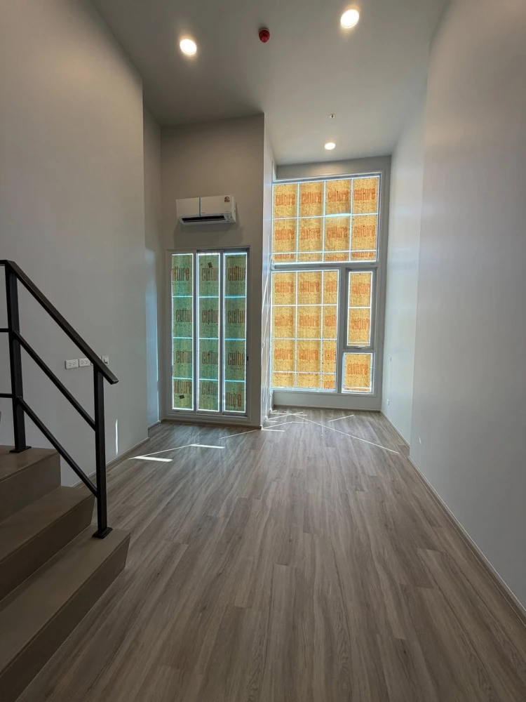Selling a high-floor unit at Culture Thonglor. Nice and breezy. Book now! You'll regret missing out!+++