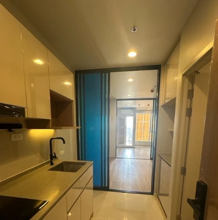Selling an unfurnished unit at Culture Thonglor. Decorate to your liking. Great price, book now!