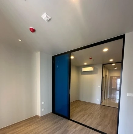 Selling an unfurnished unit at Culture Thonglor. Decorate to your liking. Great price, book now!