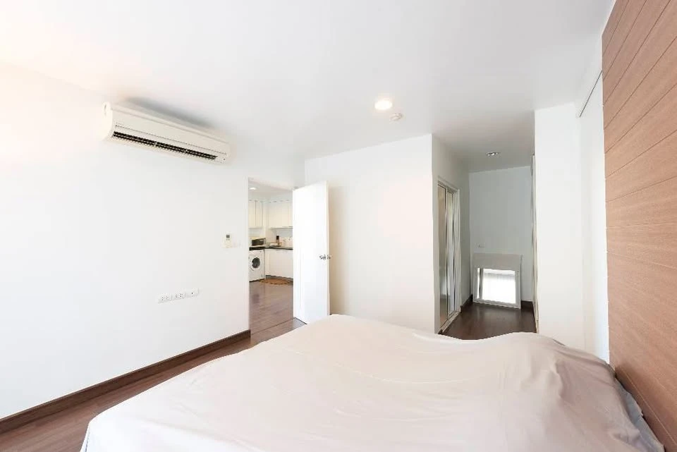 For sale: D 65 Condominium, 1 bedroom, 1 bathroom, lots of usable space, has a walk-in closet. If it's this good, hurry and reserve it now!