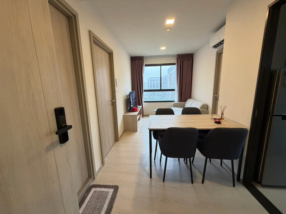 Selling a fully furnished d condo Air Ladkrabang unit on the 6th floor. Book now!