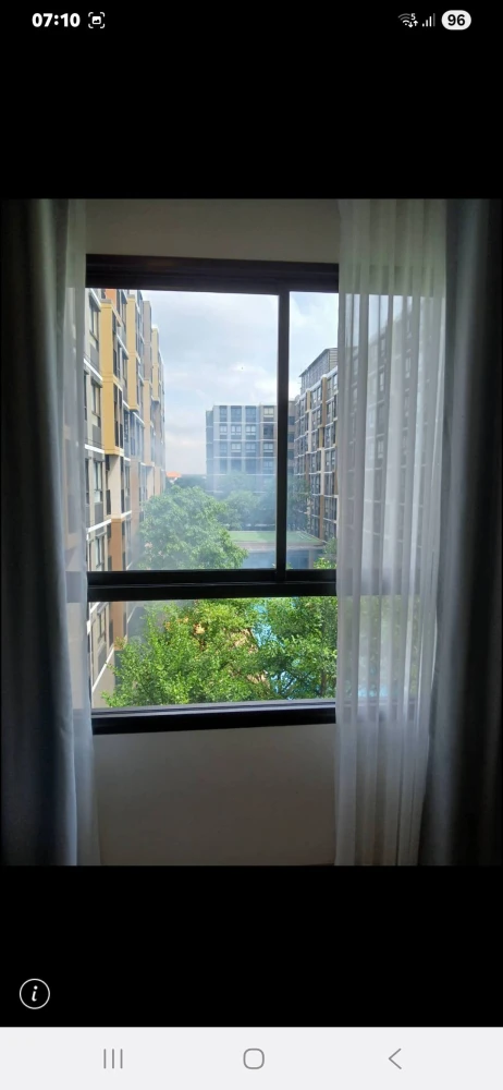 D Condo Air Lat Krabang for sale, swimming pool view room, very chill atmosphere, 4th floor, cool and comfortable location, interested, reserve now.