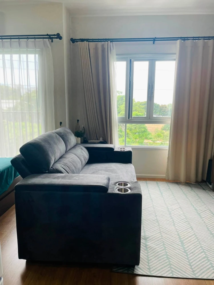 Selling D Condo Bliss Sriracha, 1 bedroom, 1 bathroom, fully furnished, in a prime location. Don't miss out!