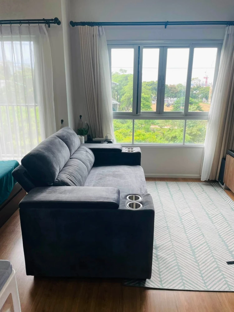 Selling D Condo Bliss Sriracha, 1 bedroom, 1 bathroom, fully furnished, in a prime location. Don't miss out!
