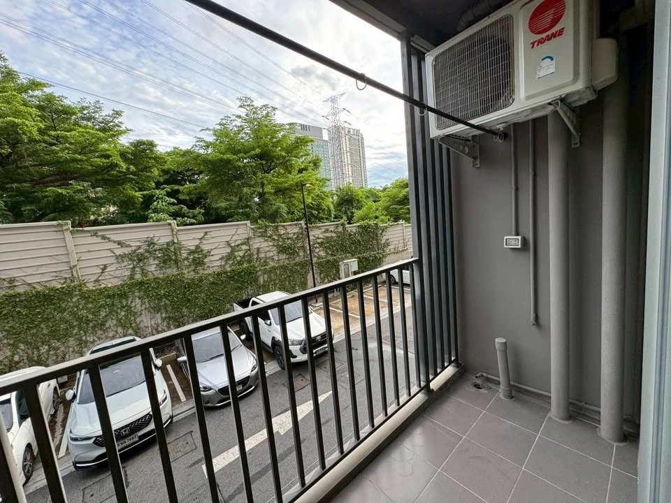 For sale: D Condo Bliss Sriracha, a nice room, good location, comes with a complete set of furniture. Can you not reserve it?