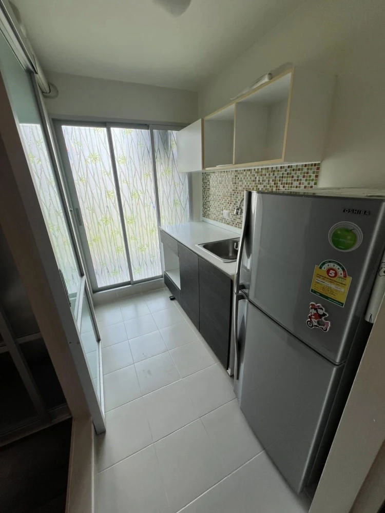 For sale: D Condo Campus Resort Bangsean, 1 bedroom, 1 bathroom, fully furnished, with nice wallpaper. Reserve now!