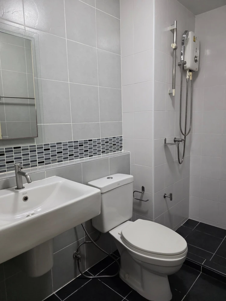 For rent: D Condo Campus Resort Ratchapruek – Charan 13 rooms, ready to move in, affordable price, reserve now.
