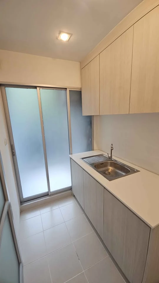 Selling D Condo Ramindra. Nice unit, fully furnished with appliances. Book now!