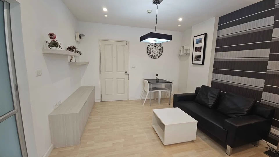 Selling D Condo Ramindra. Nice unit, fully furnished with appliances. Book now!