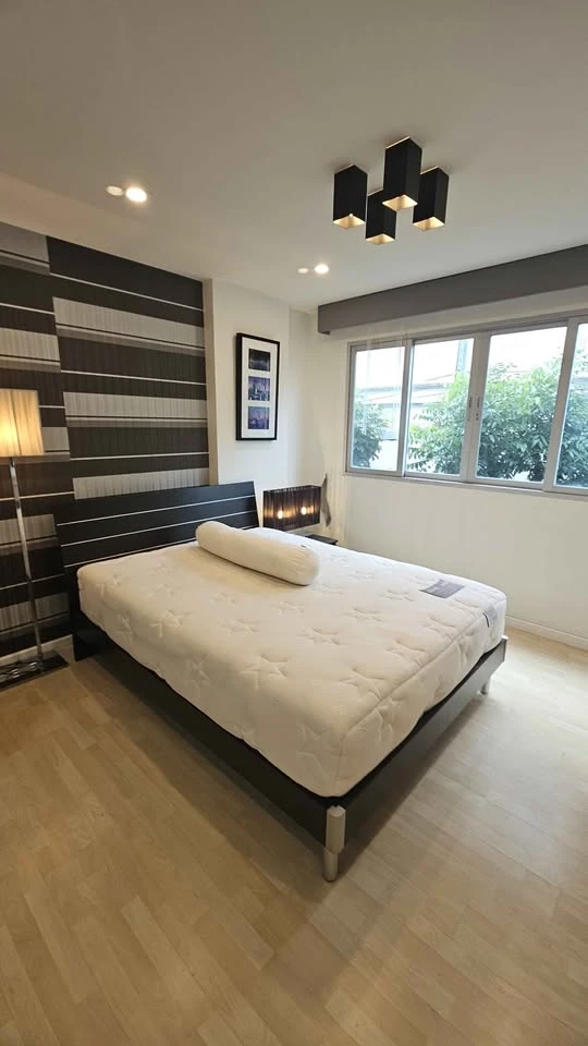 Selling D Condo Ramindra. Nice unit, fully furnished with appliances. Book now!