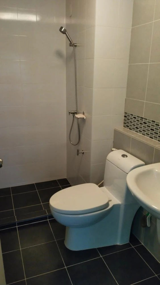 Selling D Condo Ramkhamhaeng 64 in a prime location with complete amenities. Book now!