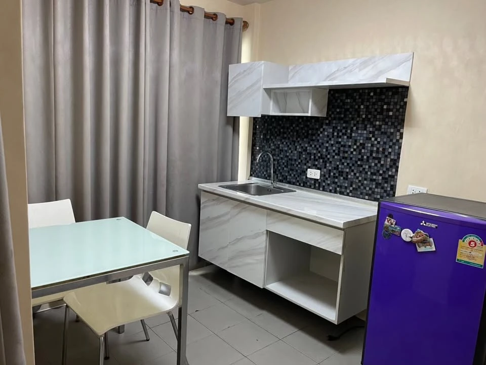 For sale: D Condo Ramkhamhaeng, 5th floor, fully furnished, good location, convenient transportation. If you're slow, you'll miss out.