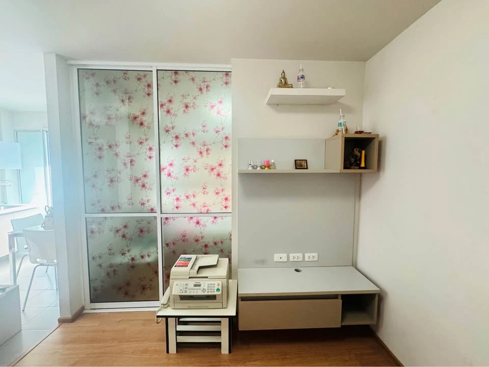For sale: D Condo Ramkhamhaeng, Building A, 7th floor, very good location, convenient transportation, fully furnished, interested in booking now!