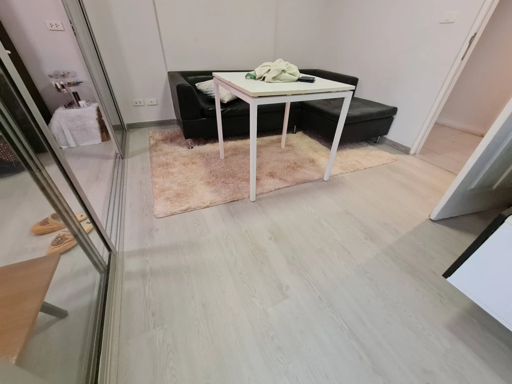 Selling D Condo Rattanathibet, ready-to-move-in unit on the 2nd floor. Comes with amenities. Great price. Don't miss out!