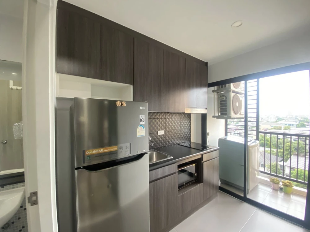 For sale: D Mark Condo Sutthisan, 1 bedroom, 1 bathroom, built-in headboard, great location, hurry and reserve now!