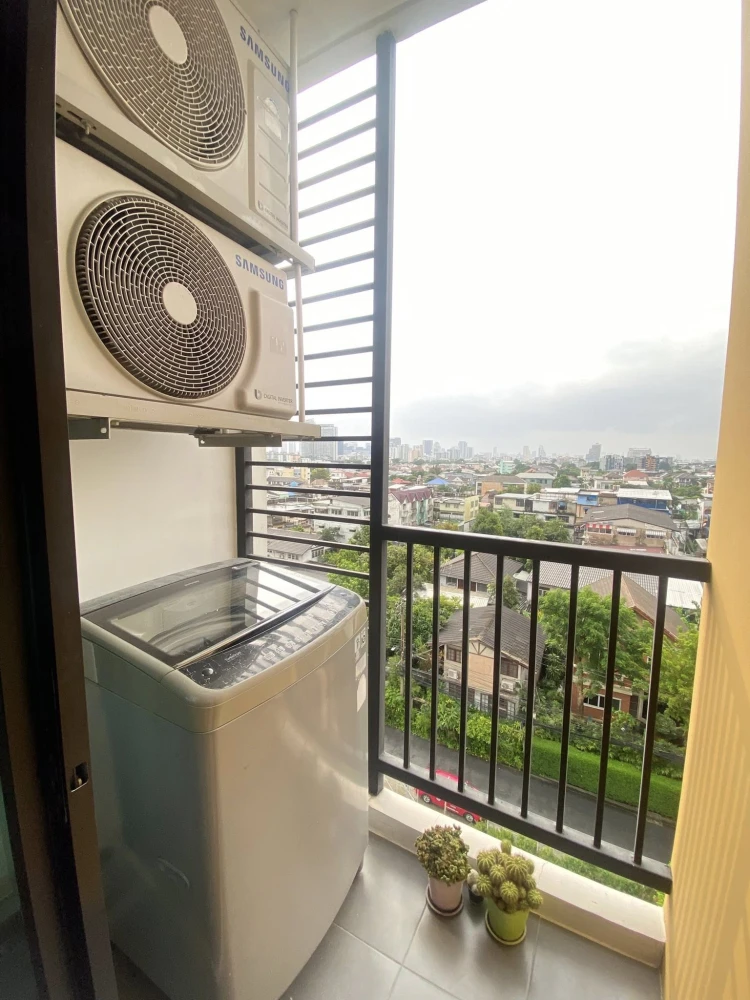 For sale: D Mark Condo Sutthisan, 1 bedroom, 1 bathroom, built-in headboard, great location, hurry and reserve now!
