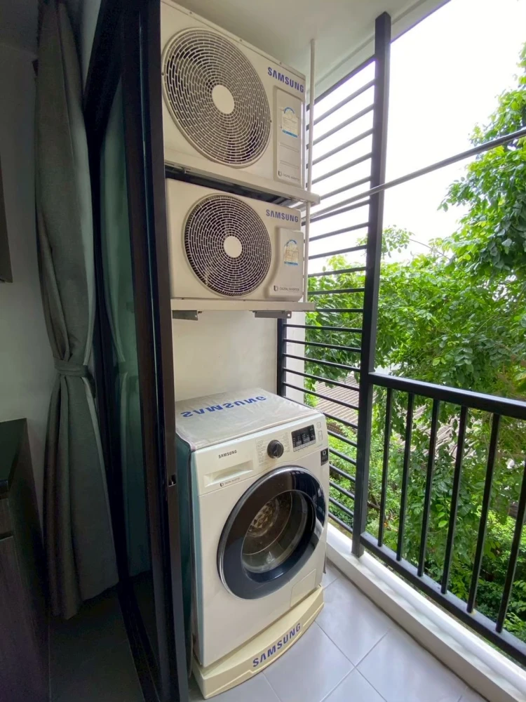 For sale: D Mark Condo Sutthisan, 3rd floor, nice room, fully furnished. Interested in owning one? Hurry and reserve now!