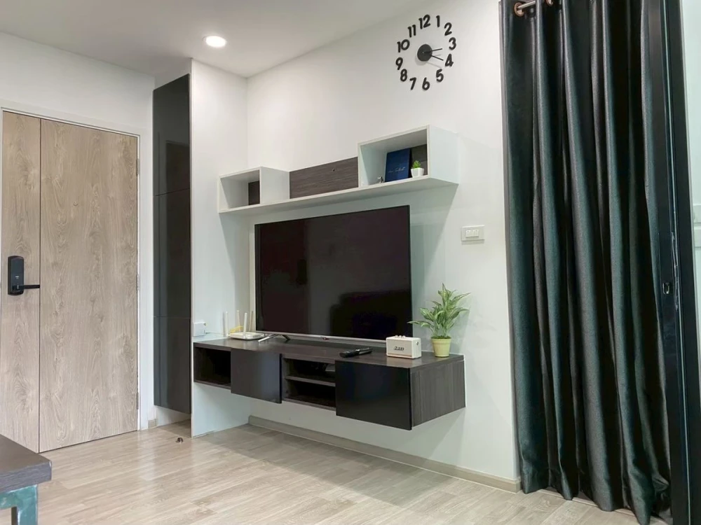 For sale: D Mark Condo Sutthisan, 3rd floor, nice room, fully furnished. Interested in owning one? Hurry and reserve now!