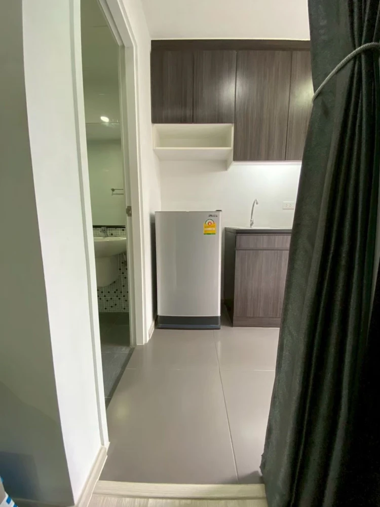 For sale: D Mark Condo Sutthisan, 3rd floor, nice room, fully furnished. Interested in owning one? Hurry and reserve now!