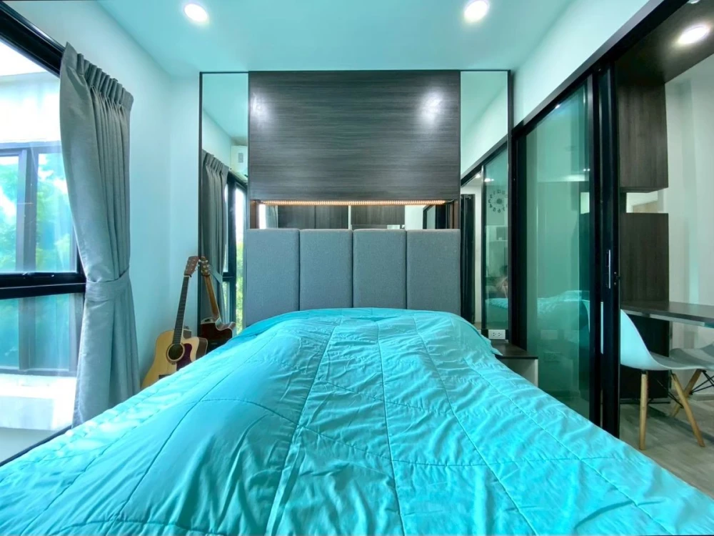 For sale: D Mark Condo Sutthisan, 3rd floor, nice room, fully furnished. Interested in owning one? Hurry and reserve now!