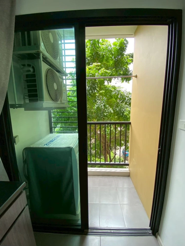 For sale: D Mark Condo Sutthisan, 3rd floor, nice room, fully furnished. Interested in owning one? Hurry and reserve now!