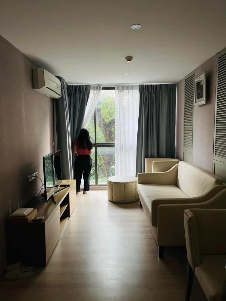 For sale: D' Memoria Phahon Yothin 8 for those who love peace and privacy. The side view is of a beautiful residential house. Reserve now!