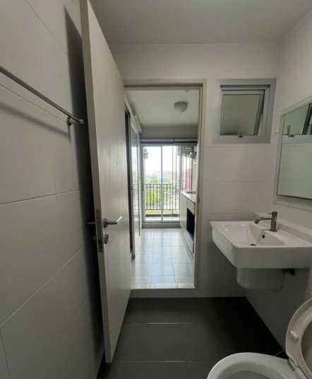 Selling a dcondo Campus Dome Rangsit condo unit, 7th floor, partitioned, very livable. Book now! (Hurry!)