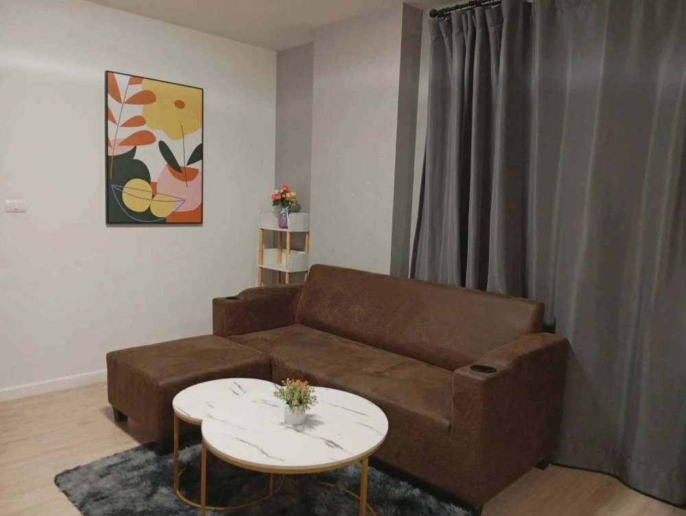 For sale: dcondo Campus Resort Rangsit 2, corner room, swimming pool view, fully furnished, nice to live in, reserve now.