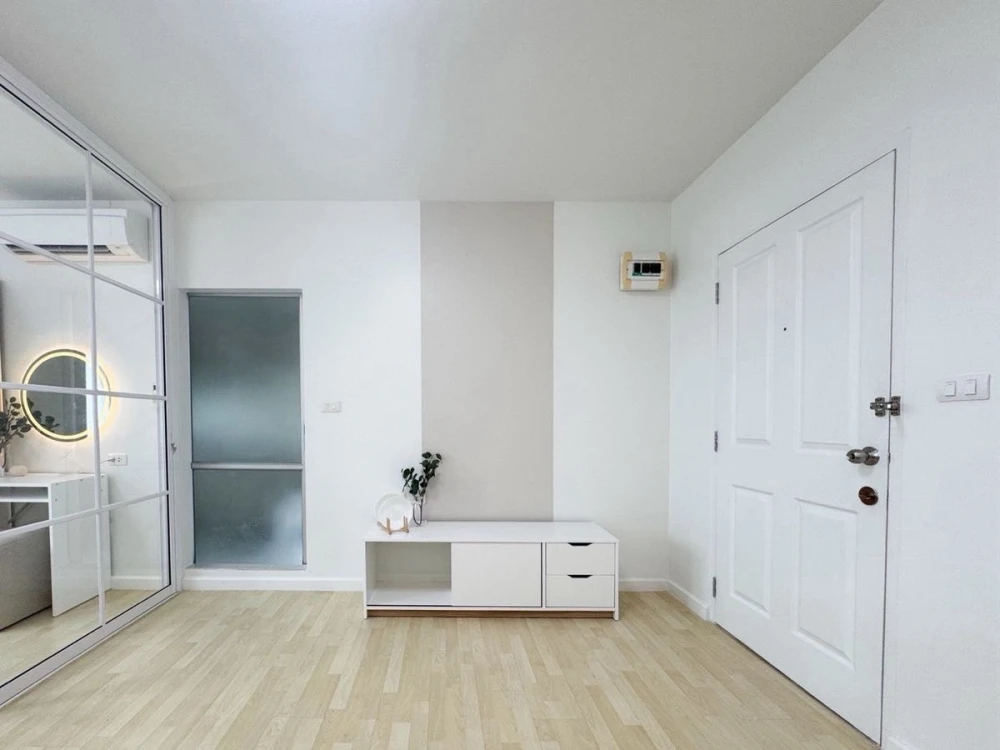 Dcondo Charan-Bangkhunnon for sale, a lovely room, beautifully decorated in a cool tone, comes with complete furniture, don't miss it.