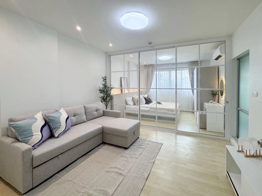 Dcondo Charan-Bangkhunnon for sale, a lovely room, beautifully decorated in a cool tone, comes with complete furniture, don't miss it.