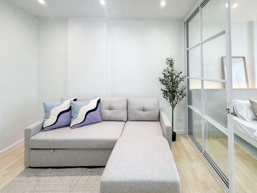 Dcondo Charan-Bangkhunnon for sale, a lovely room, beautifully decorated in a cool tone, comes with complete furniture, don't miss it.