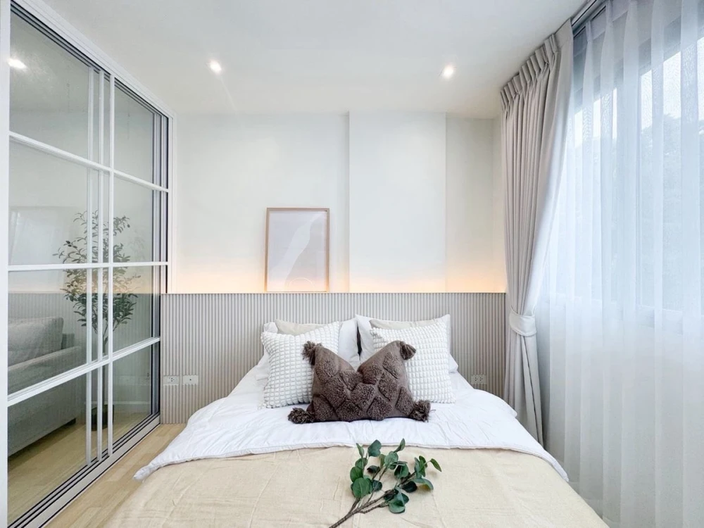 Dcondo Charan-Bangkhunnon for sale, a lovely room, beautifully decorated in a cool tone, comes with complete furniture, don't miss it.