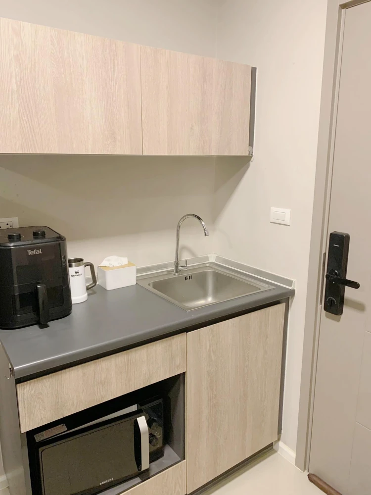 For sale: dcondo Hideaway Rangsit, 4th floor, corner room, fully furnished, nice to live in, reserve now, urgently.
