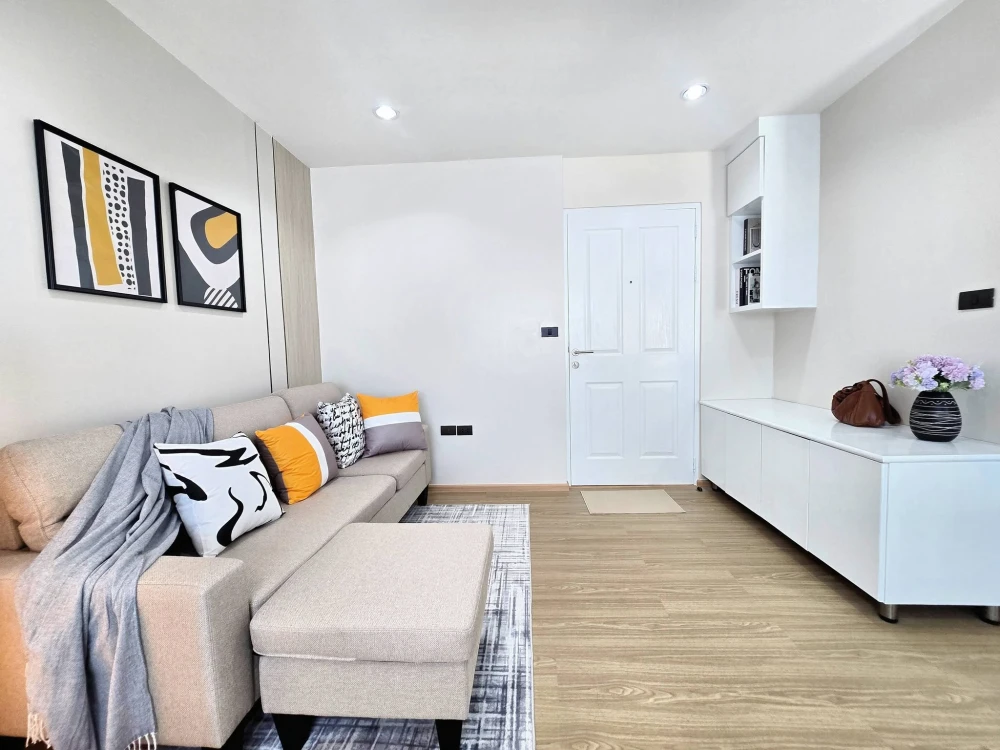 For sale: Unit at DCondo Rattanathibet, 7th floor. Beautiful unit, fully furnished—book now!