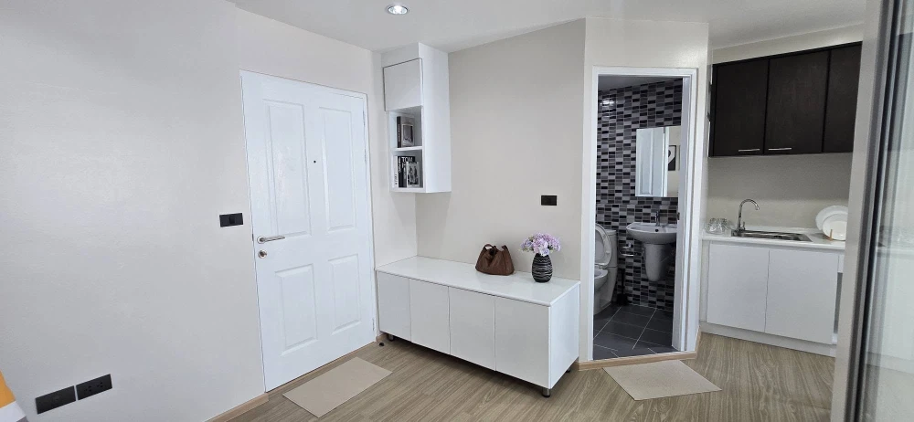 For sale: Unit at DCondo Rattanathibet, 7th floor. Beautiful unit, fully furnished—book now!