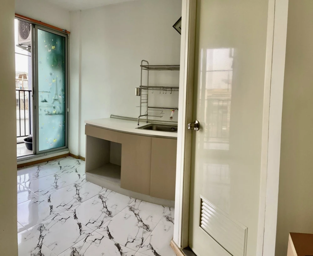 ขาย DCondo Rattanathibet ห้องพร้อมอยู่ เฟอร์พร้อม จองเลย