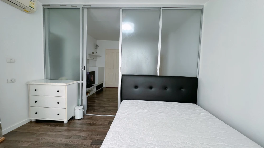 Selling Dcondo Sukhumvit 109, ready to move in, fully furnished. Just bring your personal belongings and you can occupy the unit!