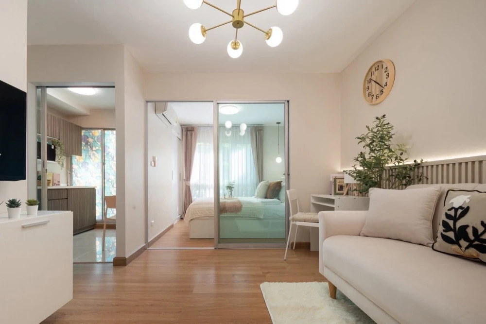 For sale: Den Vibhavadi, north-facing balcony, cool and comfortable, not hot, fully furnished, extremely beautiful, don't miss out!