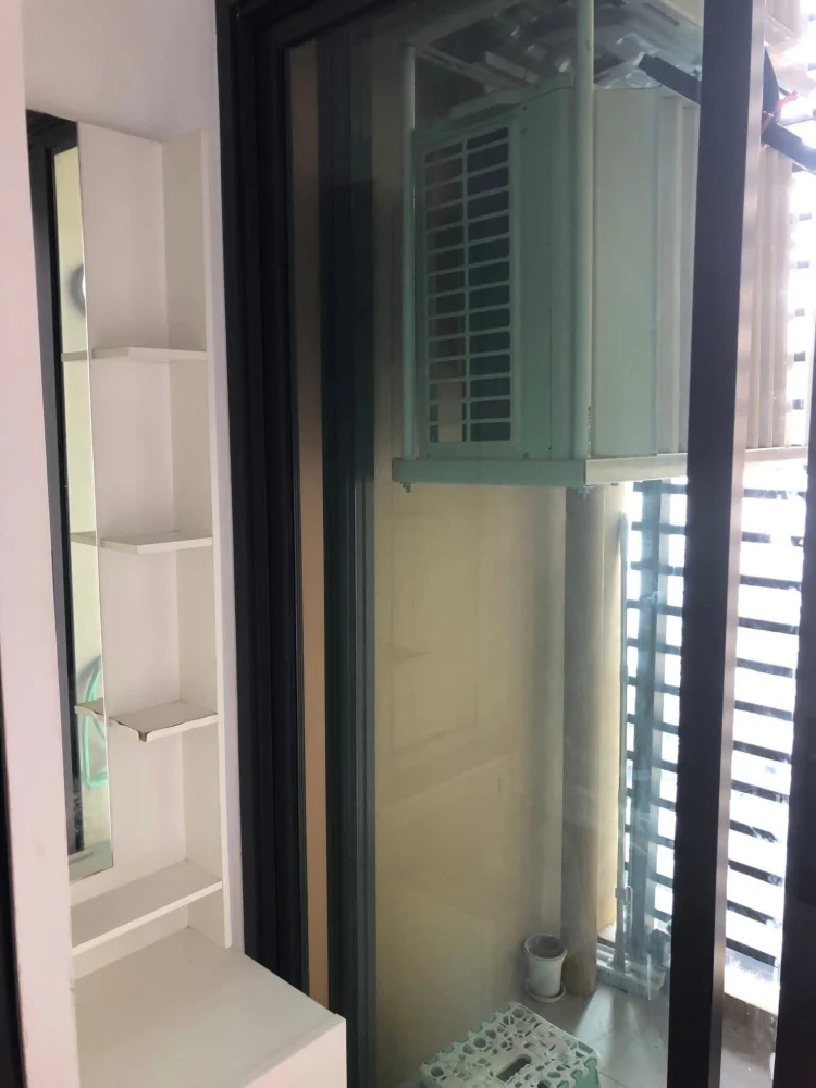 Selling Denim Jatujak condo, very high floor, pool view, fully furnished. Just bring your belongings and move in!