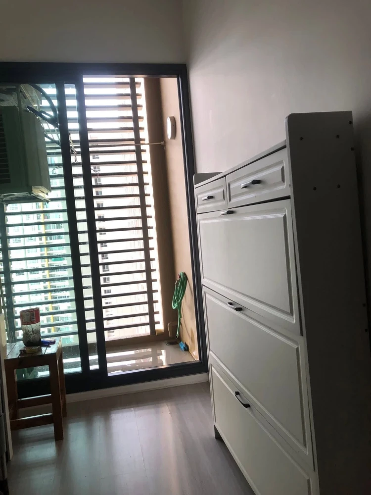Selling Denim Jatujak condo, very high floor, pool view, fully furnished. Just bring your belongings and move in!