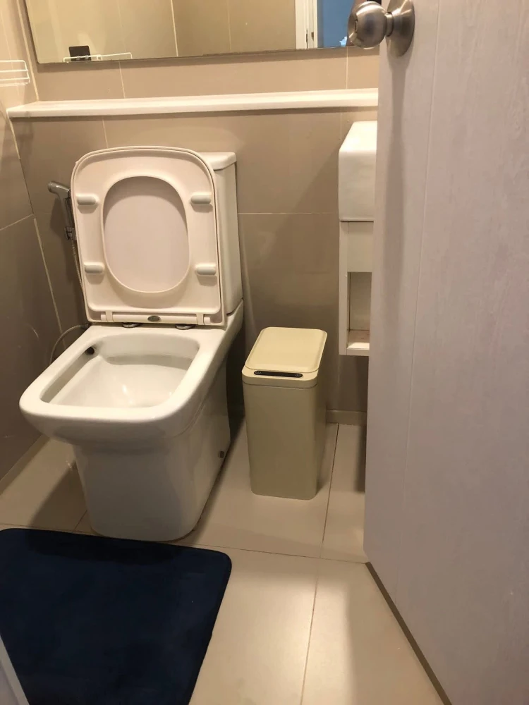 Selling Denim Jatujak condo, very high floor, pool view, fully furnished. Just bring your belongings and move in!