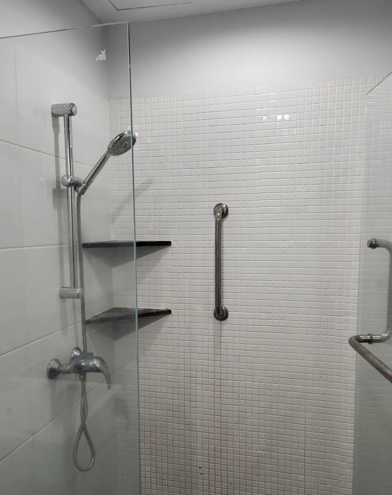 Diamond Ratcha for sale, spacious room, 15th floor, high view, comes with a special price, hurry up and reserve it, don't miss out.