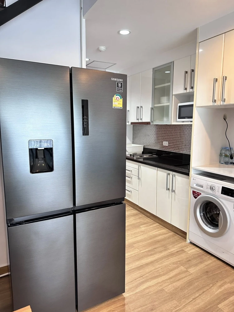Selling Diamond Suites, beautifully decorated rooms, lots of usable space, good location, can you not book it?